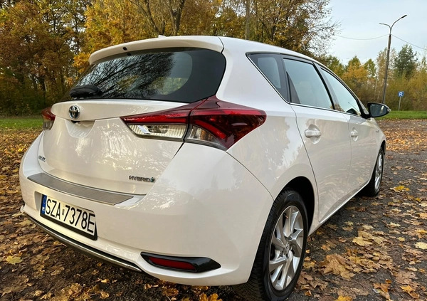 Toyota Auris cena 51900 przebieg: 222255, rok produkcji 2016 z Poręba małe 191